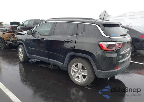 2022 Jeep Compass Latitude Fwd z USA, uszkodzony, nr VIN 3C4NJCBB8NT138933